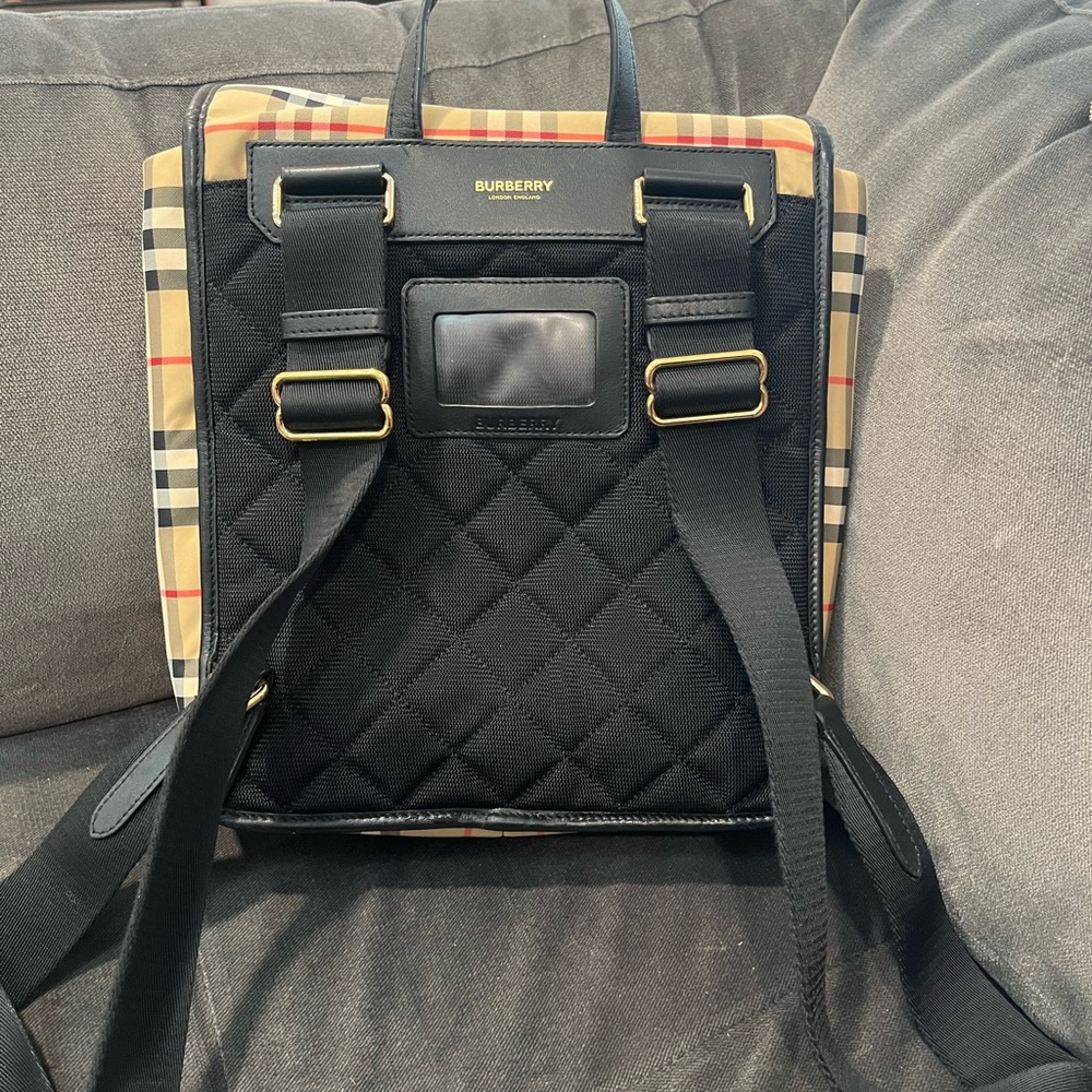 Authentic Burberry check backpack - Picture 2 of 5